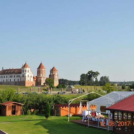 Hotel Usadba Zamkovoe Predmestie Mir Exterior foto