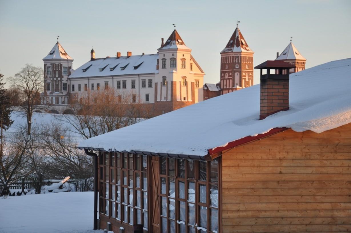 Hotel Usadba Zamkovoe Predmestie Mir Exterior foto