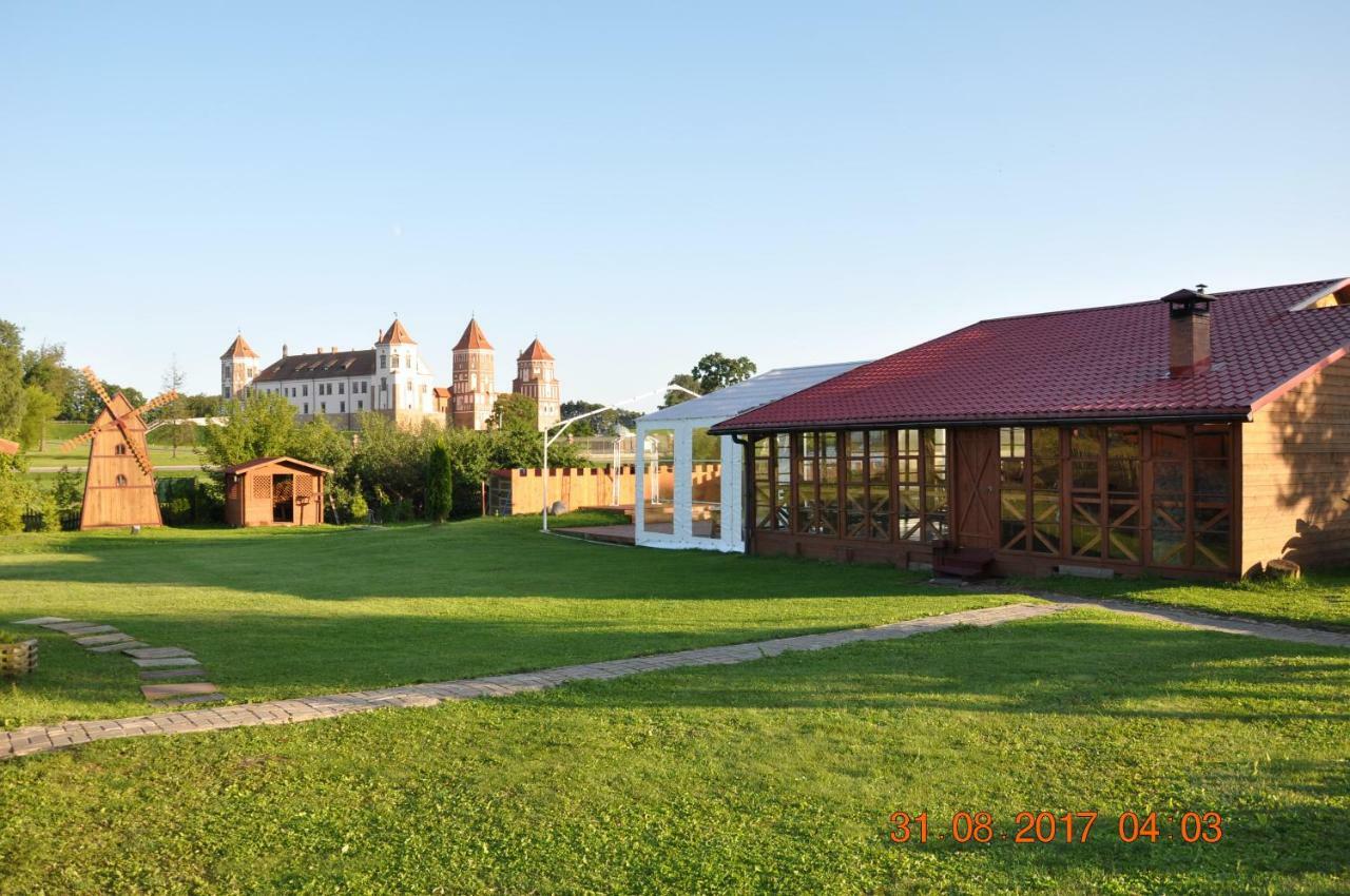 Hotel Usadba Zamkovoe Predmestie Mir Exterior foto